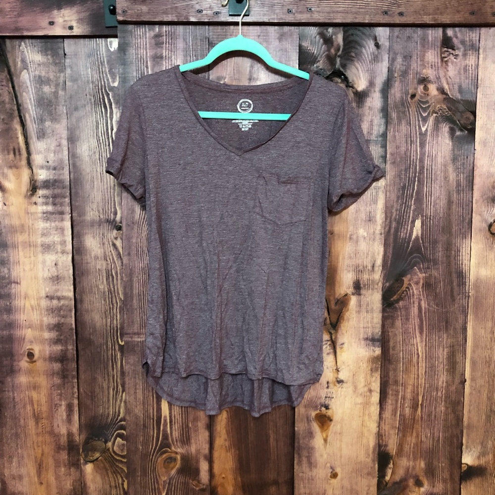 ❤️ EUC Maurice’s rolled sleeve pocket v-neck❤️